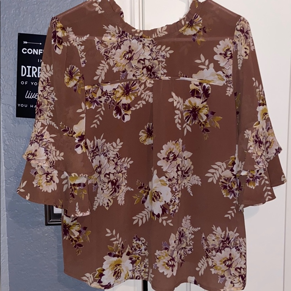 High neck Top